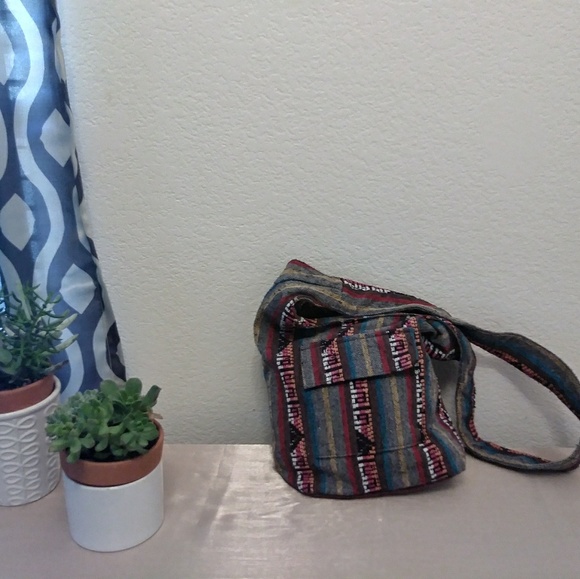 Peruvian Casual Weekend Crossbody Satchel - Picture 3 of 6